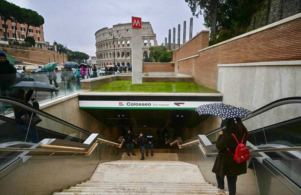 metrohalte Colosseo / Fori Imperiali